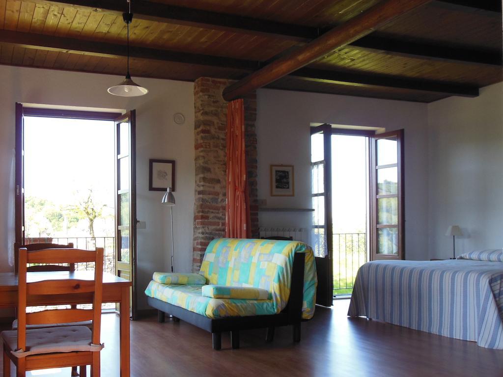 Agriturismo Affittacamere Barbarossa Dogliani Rum bild