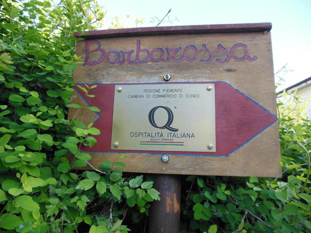 Agriturismo Affittacamere Barbarossa Dogliani Exteriör bild