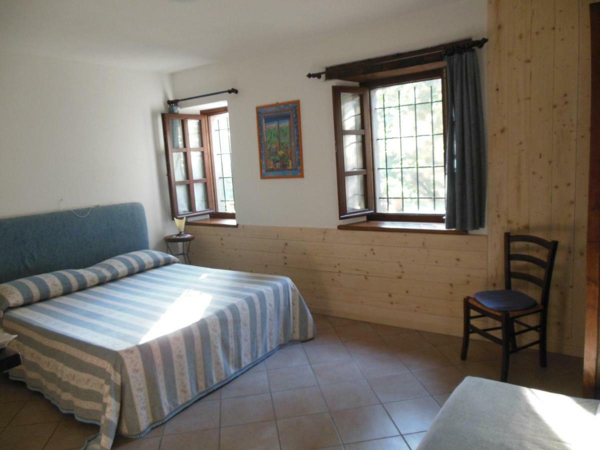 Agriturismo Affittacamere Barbarossa Dogliani Exteriör bild